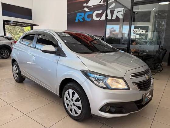 CHEVROLET ONIX 1.4 MPFI LT 8V FLEX 4P MANUAL CHEVROLET ONIX 1.4 MPFI LT 8V FLEX 4P MANUAL